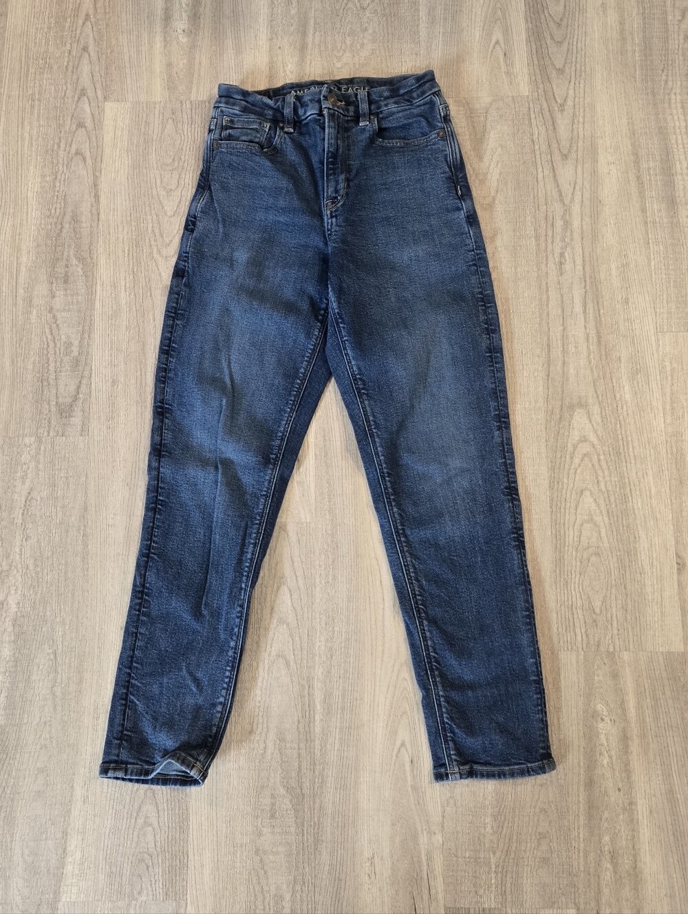 American eagle high-rise curvy mom jeans, size 2 regular